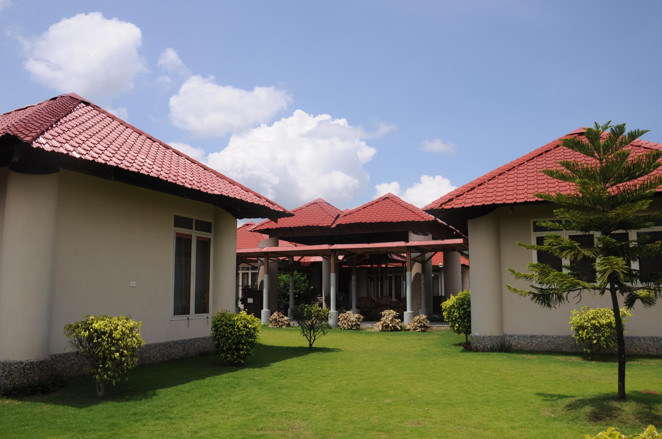 dynaroof-tile-roof-on-building